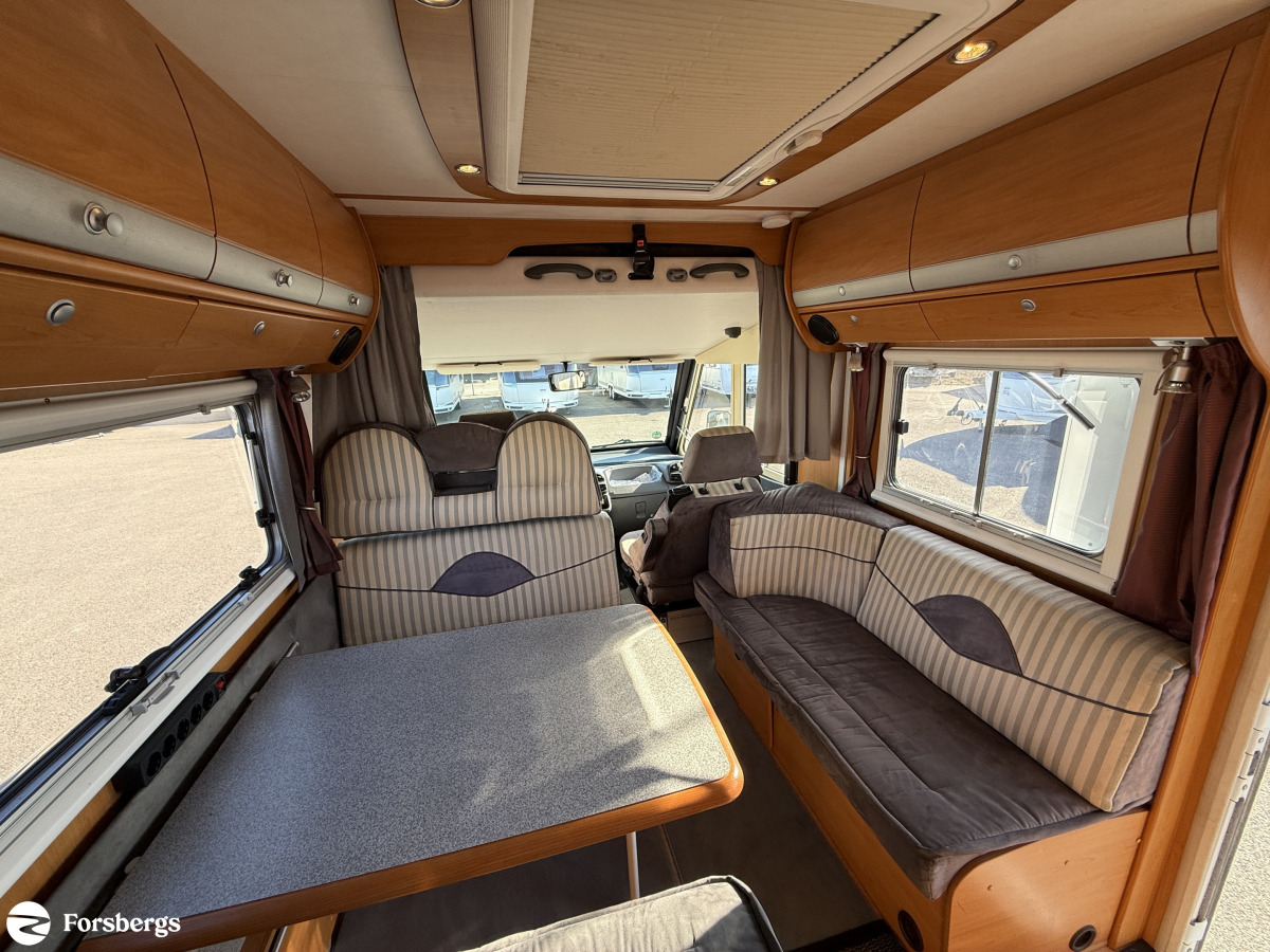 Dethleffs I 7870 Globetrotter Esprit // En riktigt bra familjebil med bra lastvikt, förvaring utrustning, bild 8 av 26