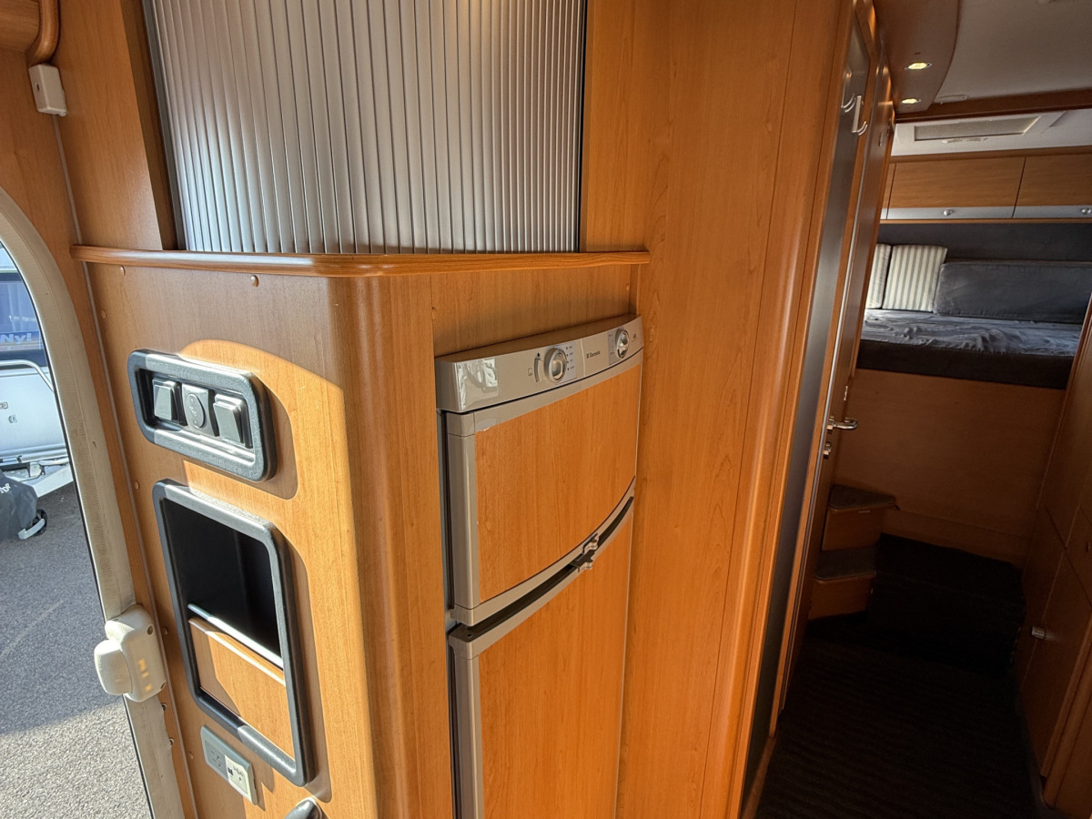 Dethleffs I 7870 Globetrotter Esprit // En riktigt bra familjebil med bra lastvikt, förvaring utrustning, bild 12 av 26