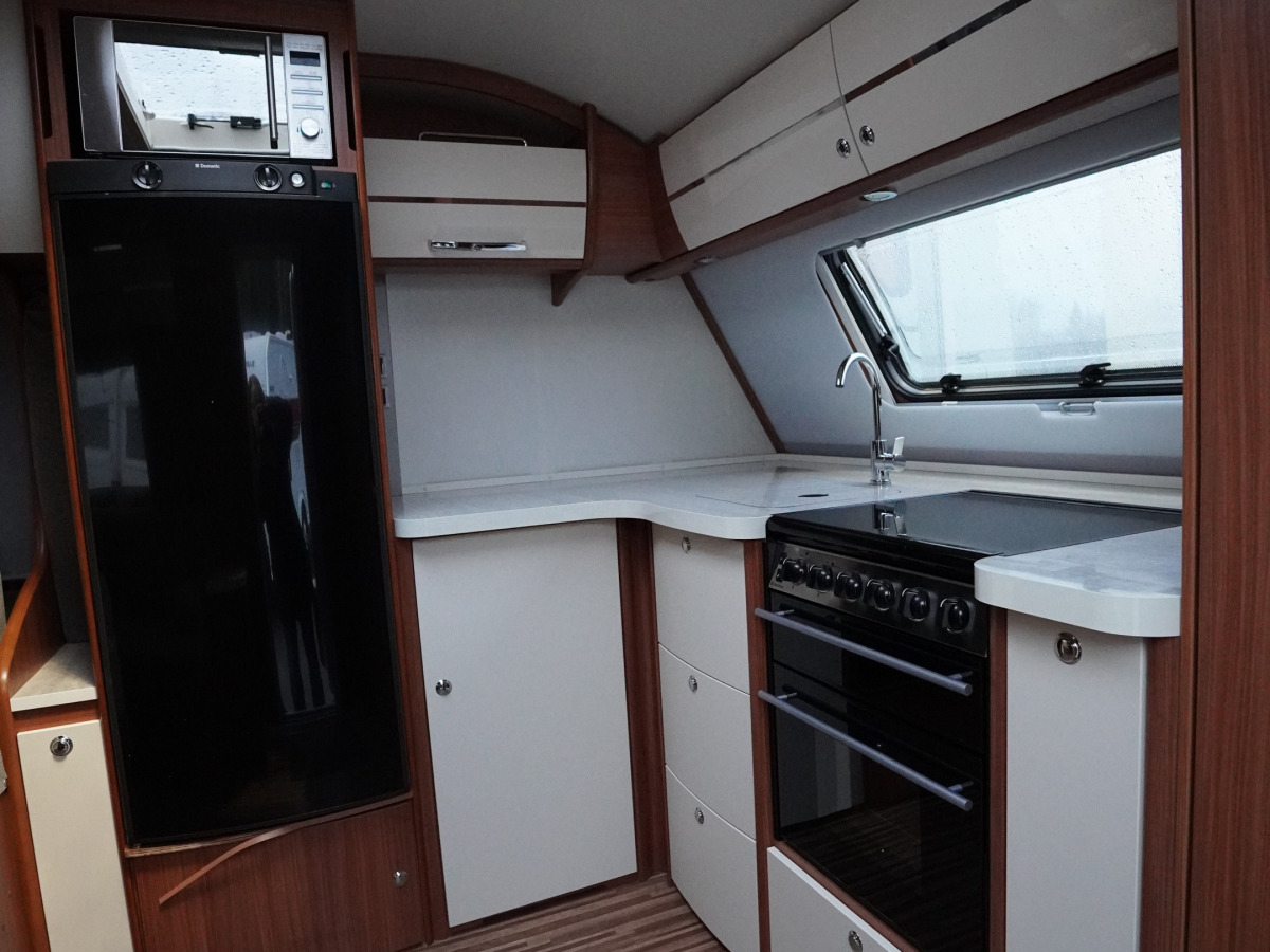 Adria ALPINA 743 HT Frontkök Alde Ugn, bild 7 av 20