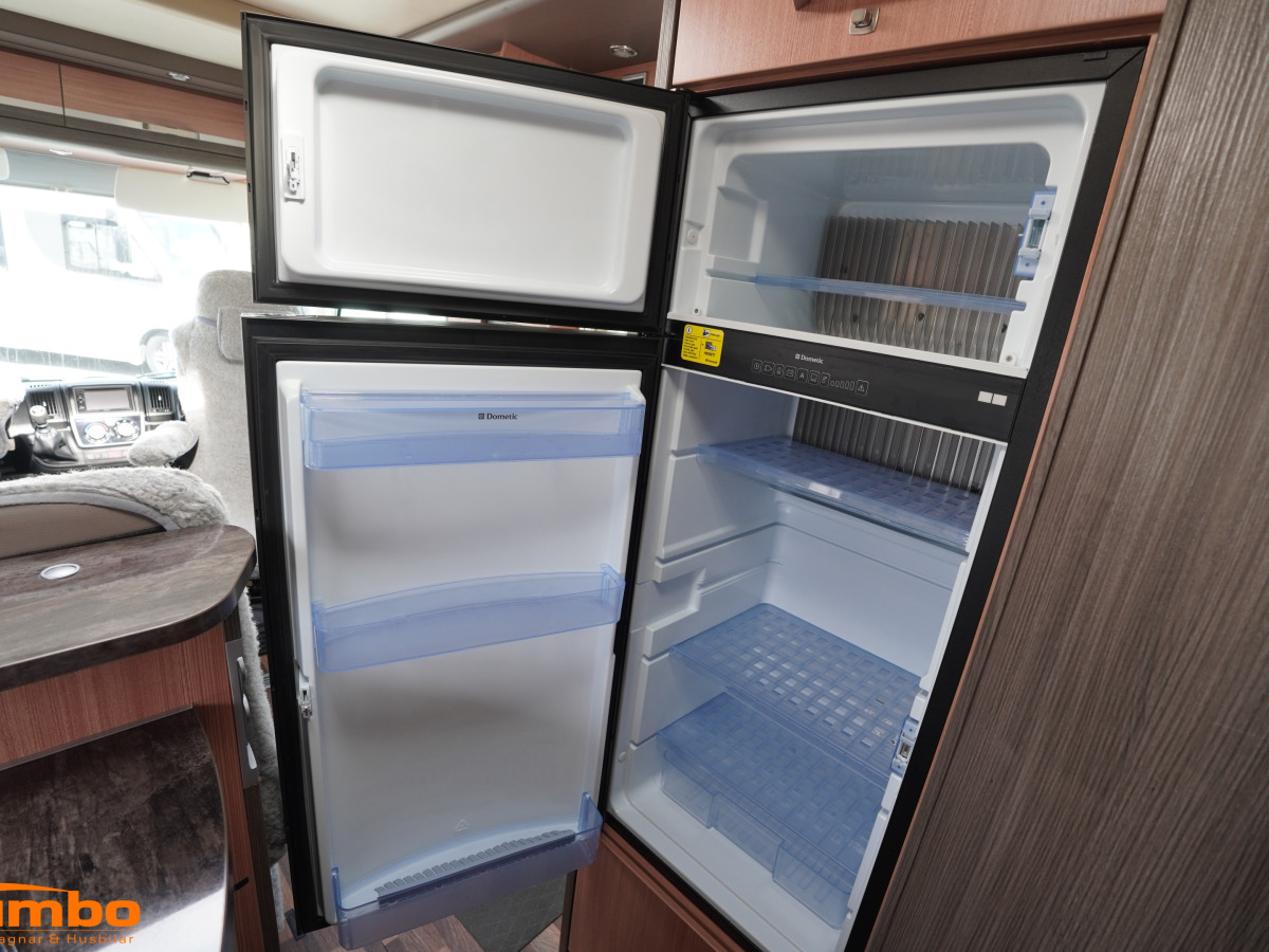 Knaus i700 Alde Lithiumbatteri, bild 8 av 19