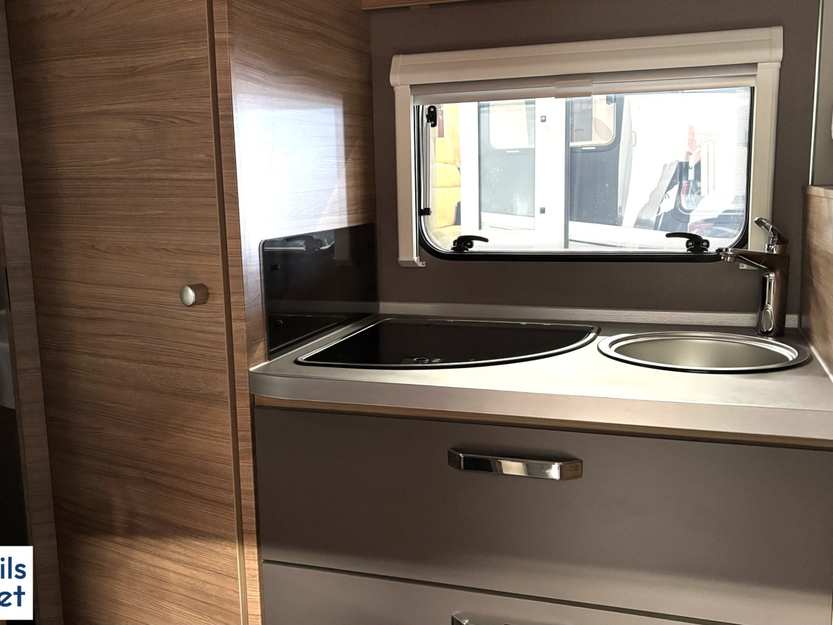 Weinsberg CaraSuite 650 MF/TAKSÄNG, bild 8 av 11