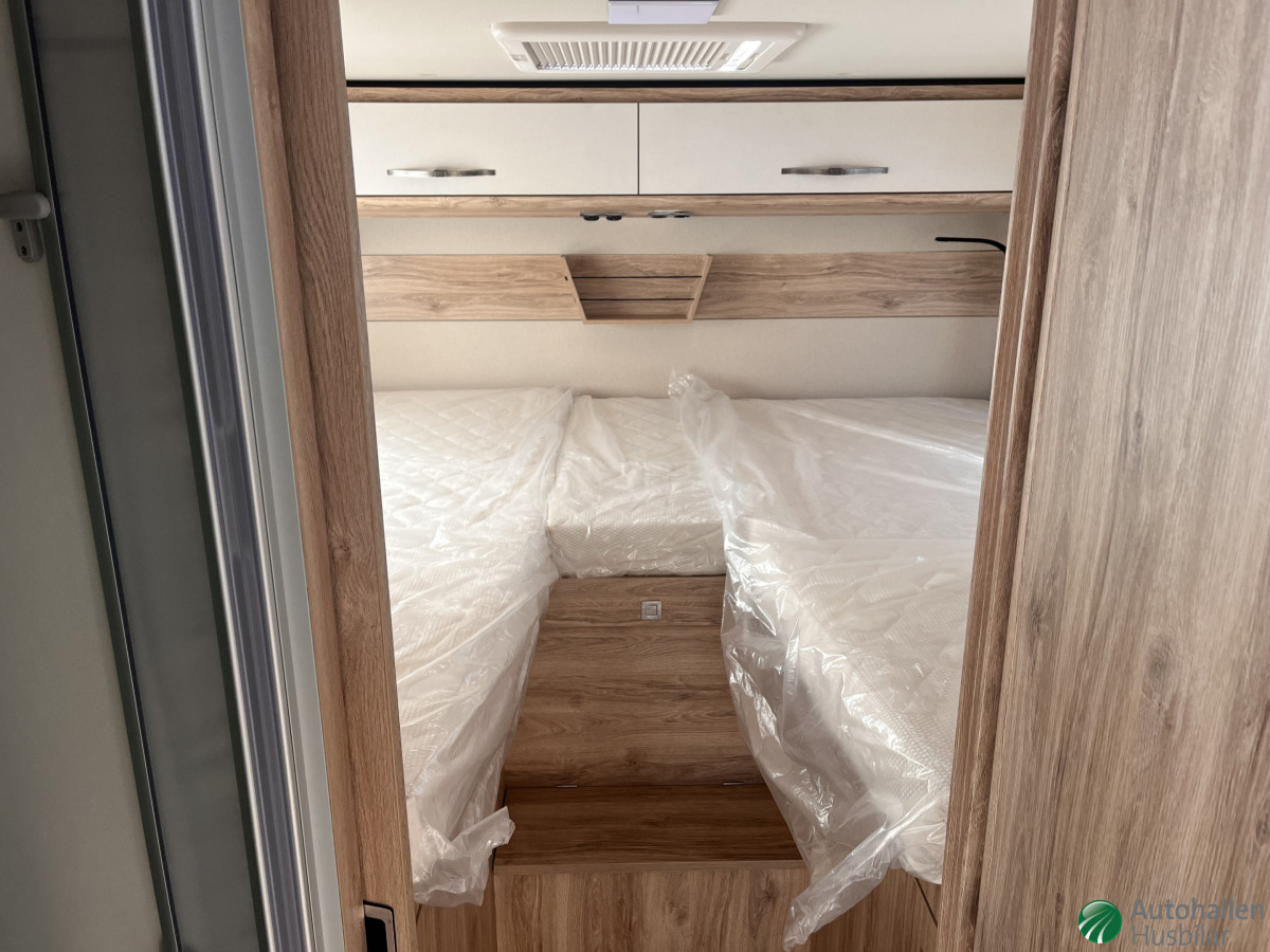 Eura Mobil Profila RS 720 EF / Långbädd / Taksäng / Automat, bild 5 av 10