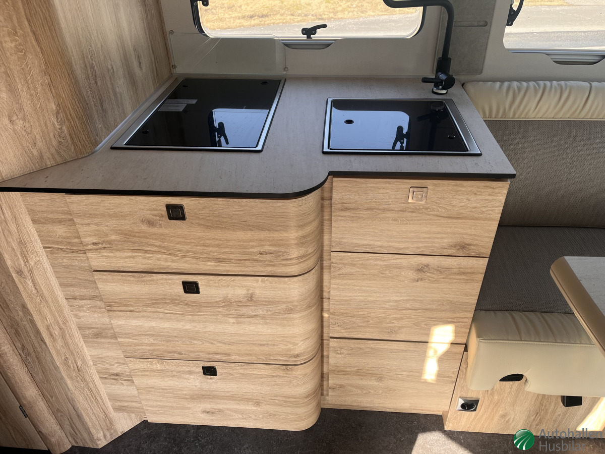 Eura Mobil Profila RS 720 EF / Långbädd / Taksäng / Automat, bild 7 av 10