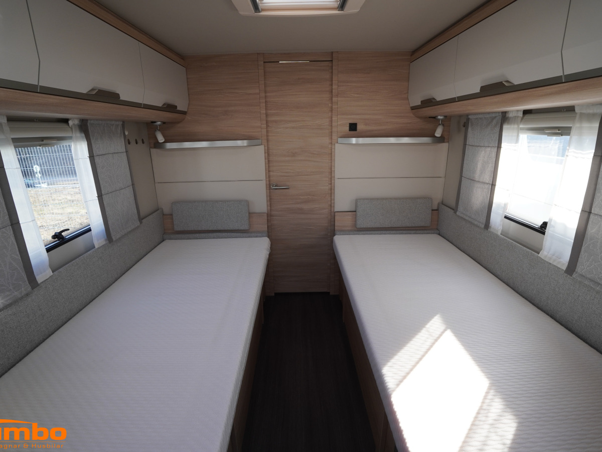 Knaus Sudwind 650 PEB, Långbäddar, bild 6 av 18