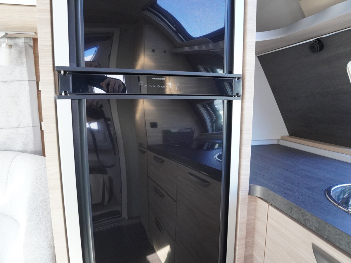 Knaus Sudwind 650 PEB, Långbäddar, bild 11 av 18