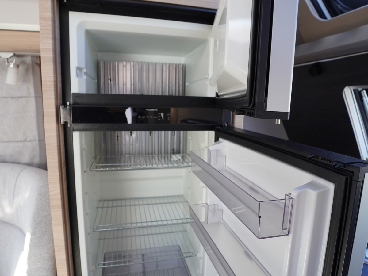 Knaus Sudwind 650 PEB, Långbäddar, bild 12 av 18