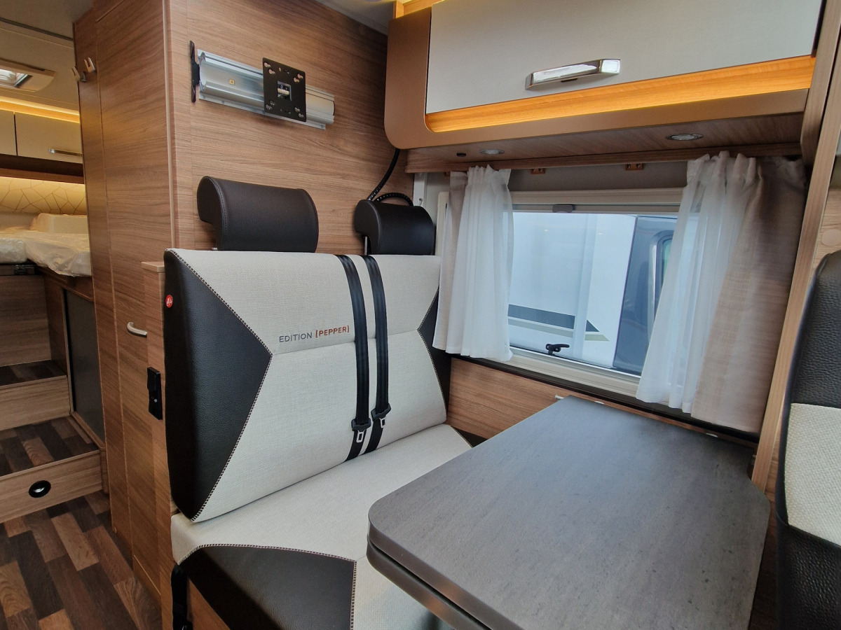 Weinsberg CaraCompact EDITION [PEPPER] 600 MEG //LAGERRENSNING//, bild 4 av 9