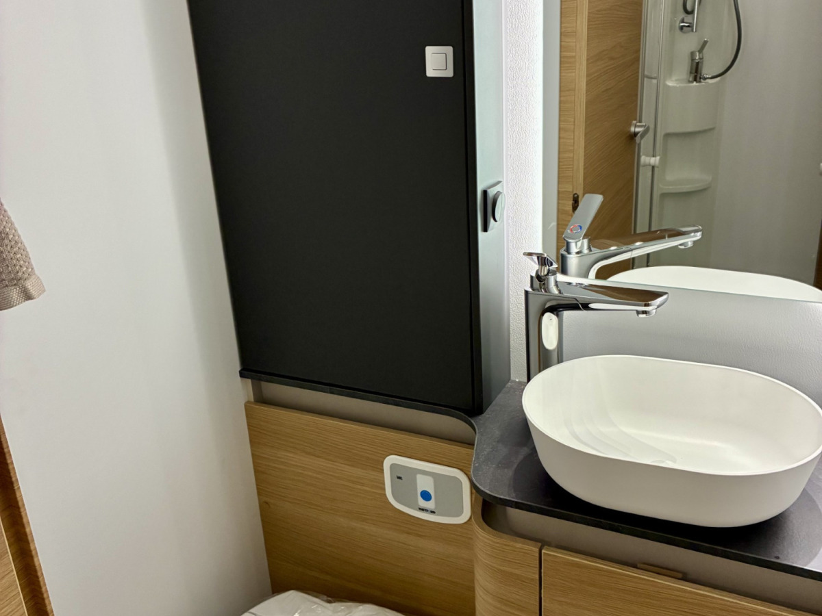 Adria MATRIX 670 SL 60Y, bild 13 av 16
