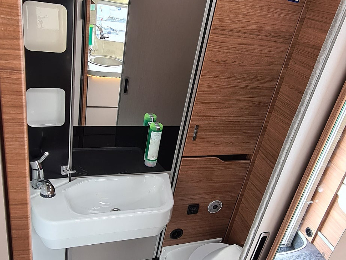 Knaus 650 MEG Van ti Vansation Långbädd, Automat, Solcell, bild 7 av 12