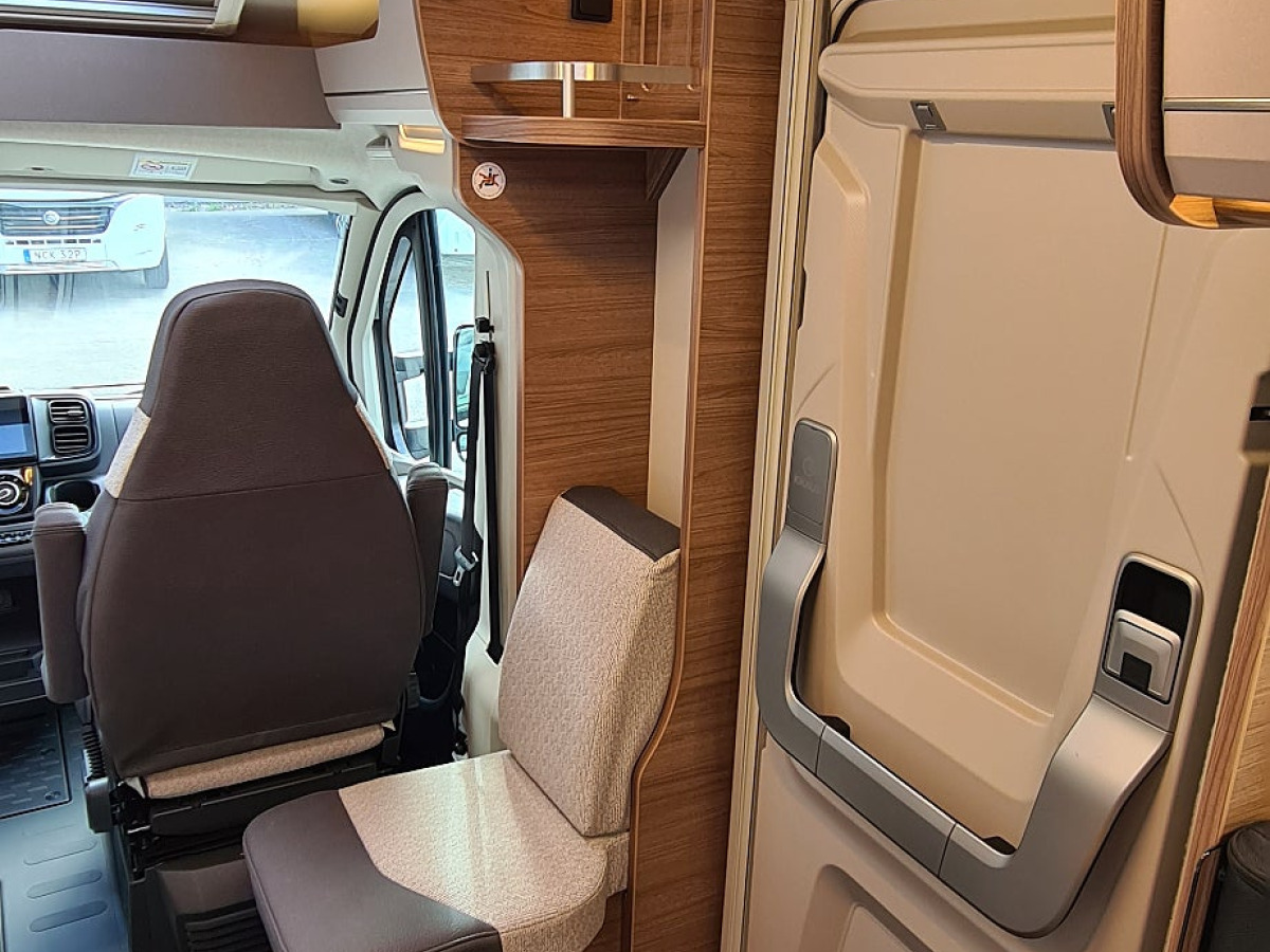 Knaus 650 MEG Van ti Vansation Långbädd, Automat, Solcell, bild 12 av 12