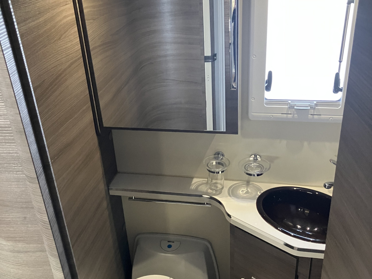 McLouis GLAMYS 823 Våningsängar, Familjehusbil- Öppet Lördag -, bild 8 av 11
