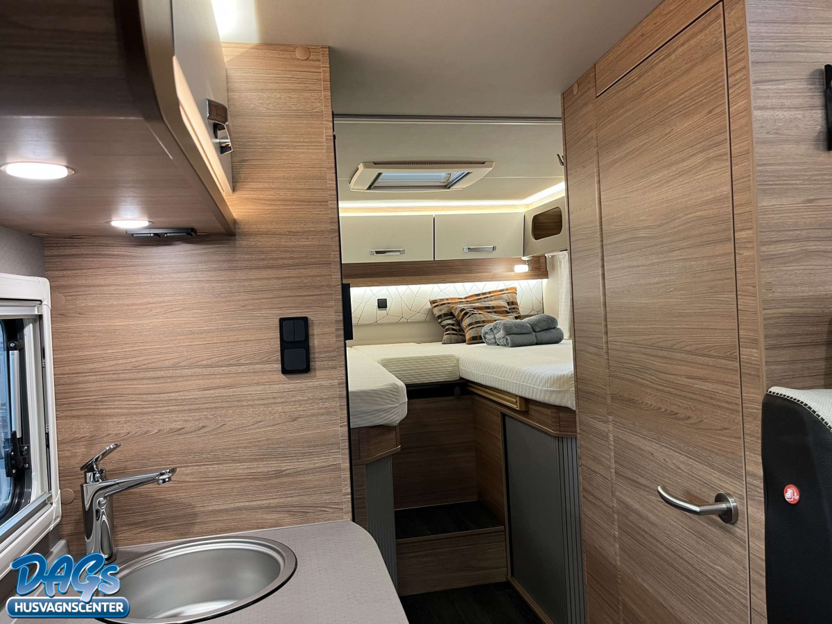 Weinsberg 640 MEG CaraCompact EDITION [PEPPER] -Mercedes, bild 15 av 21