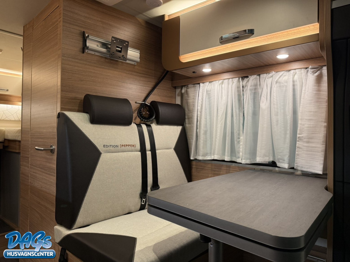 Weinsberg 640 MEG CaraCompact EDITION [PEPPER] -Mercedes, bild 7 av 18