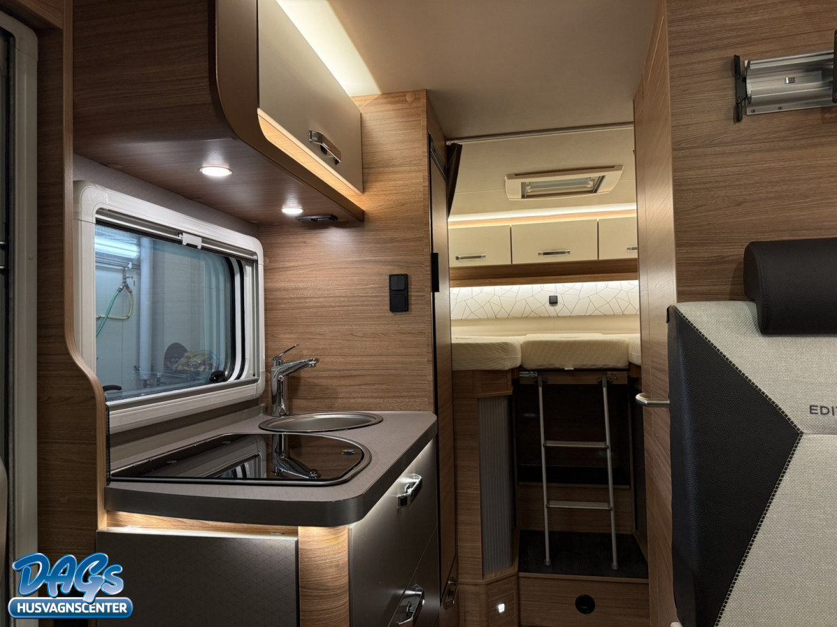 Weinsberg 640 MEG CaraCompact EDITION [PEPPER] -Mercedes, bild 9 av 18