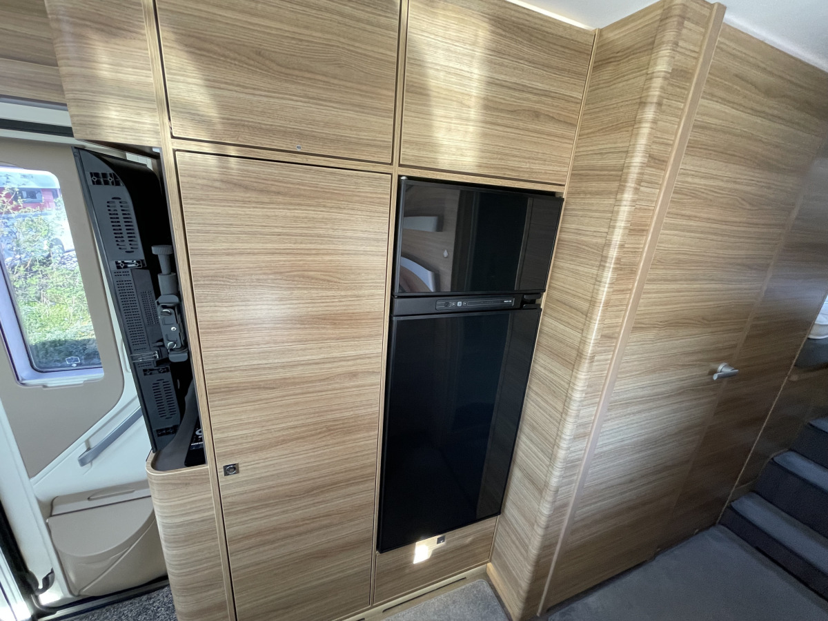 Adria SONIC SUPREME I 810SL (hydraulben, litium), bild 11 av 18