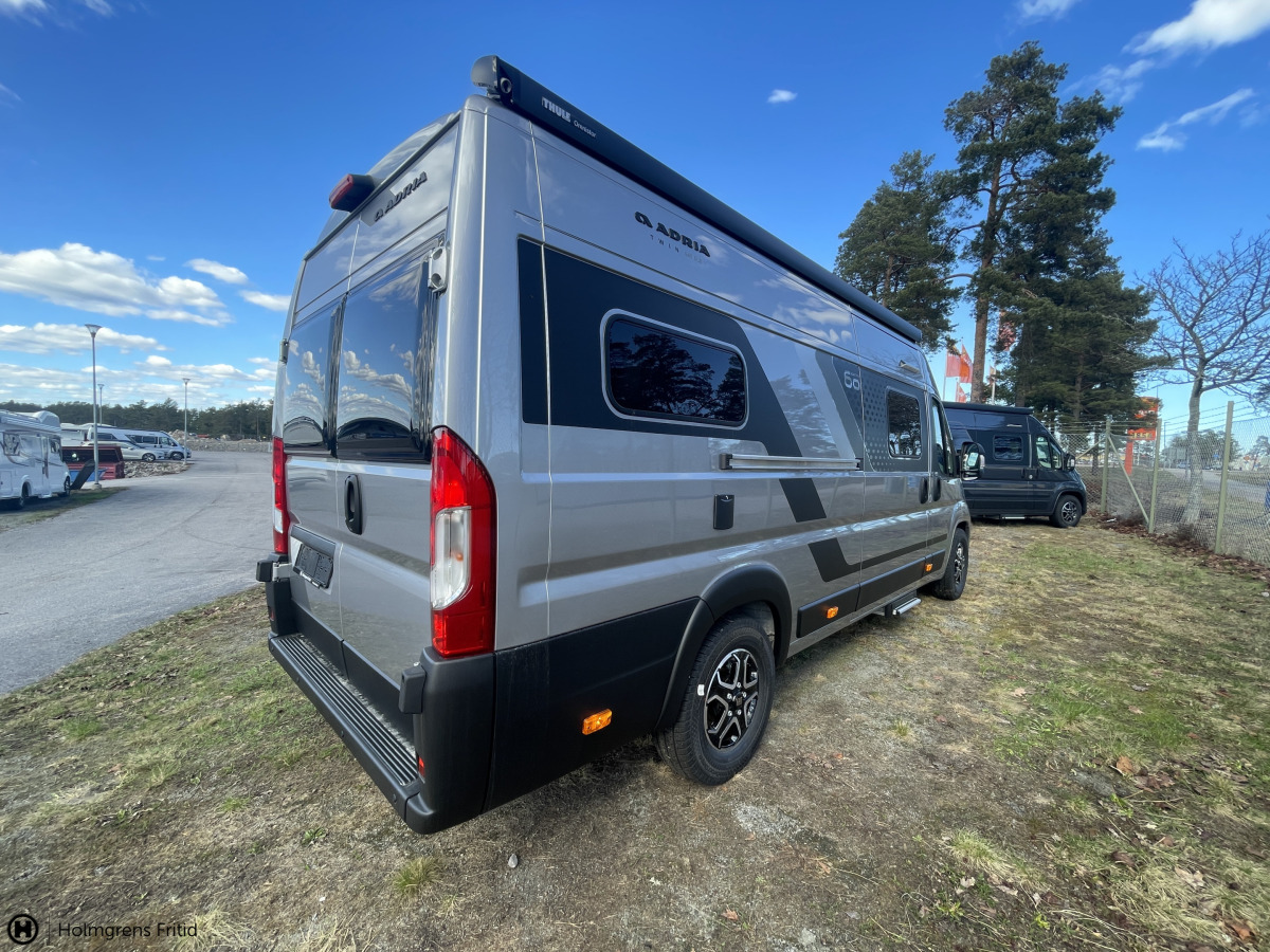 Adria TWIN 640 SLB 60Y TRUMA VÄRME LÅNGBÄDDAR, bild 3 av 24