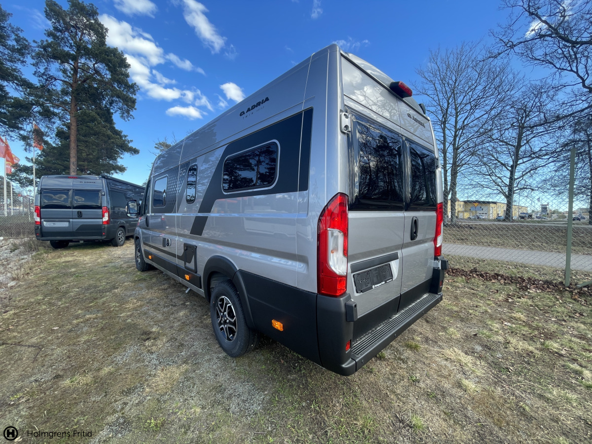 Adria TWIN 640 SLB 60Y TRUMA VÄRME LÅNGBÄDDAR, bild 4 av 24