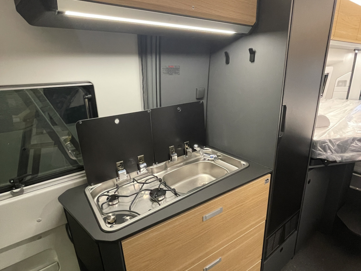 Adria TWIN 640 SLB 60Y TRUMA VÄRME LÅNGBÄDDAR, bild 11 av 24