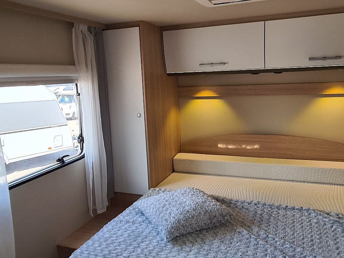 Sunlight I 69 L Queensbed, fint skick, bild 15 av 16