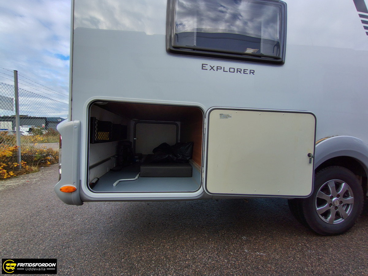 LMC I 745 Explorer Sportline, Automat, Låga enkelbäddar, bild 6 av 19