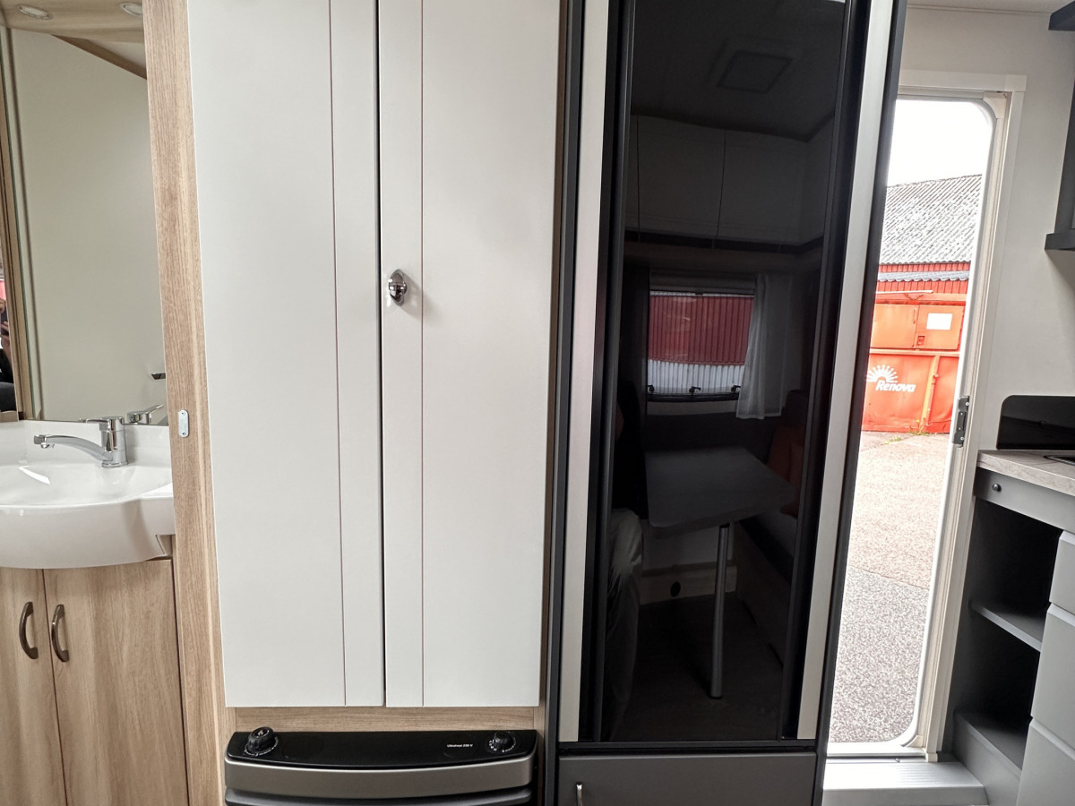 Hobby 400 SFe De Luxe NYHET LÅG TOTALVIKT, bild 8 av 15