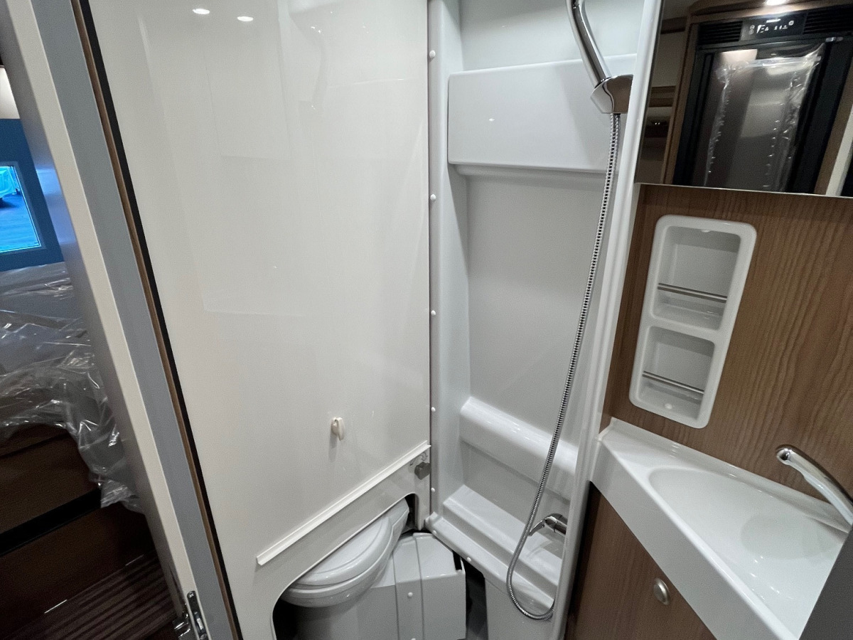 Carthago Van 640 LE charming GT 35L KAMPANJPRIS, bild 7 av 9