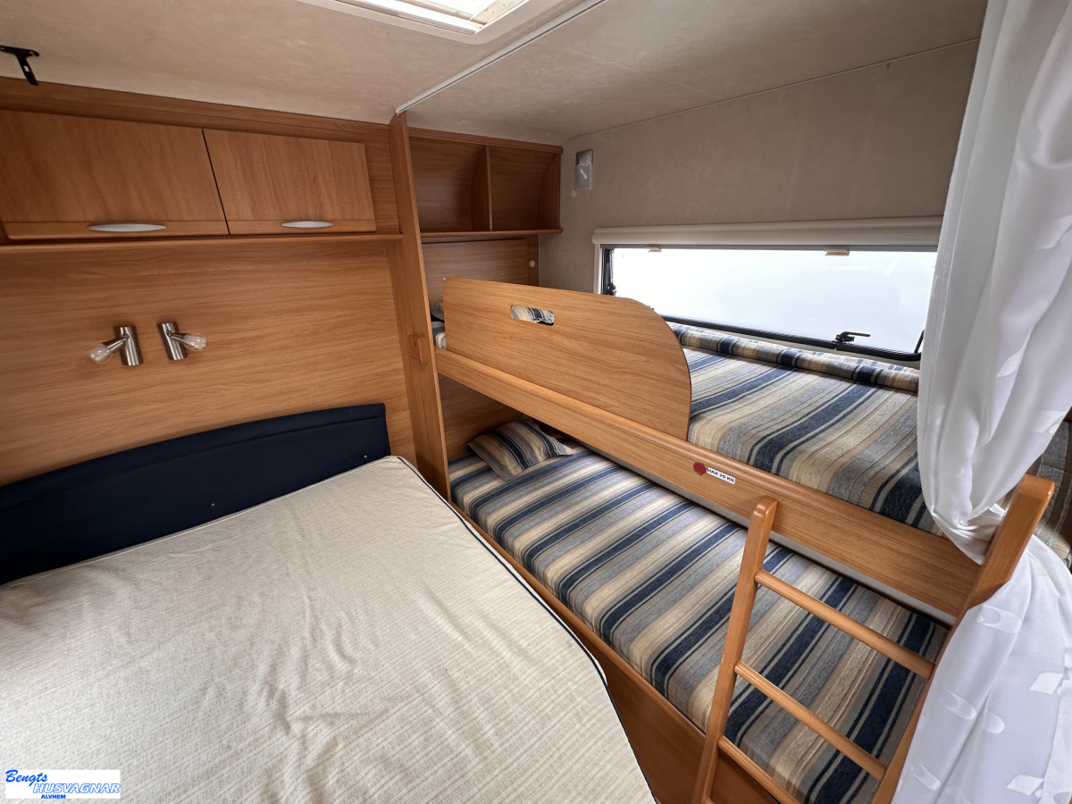 Adria CLASSICA 563 UK ALDE VÅNINGSSÄNG, bild 11 av 19
