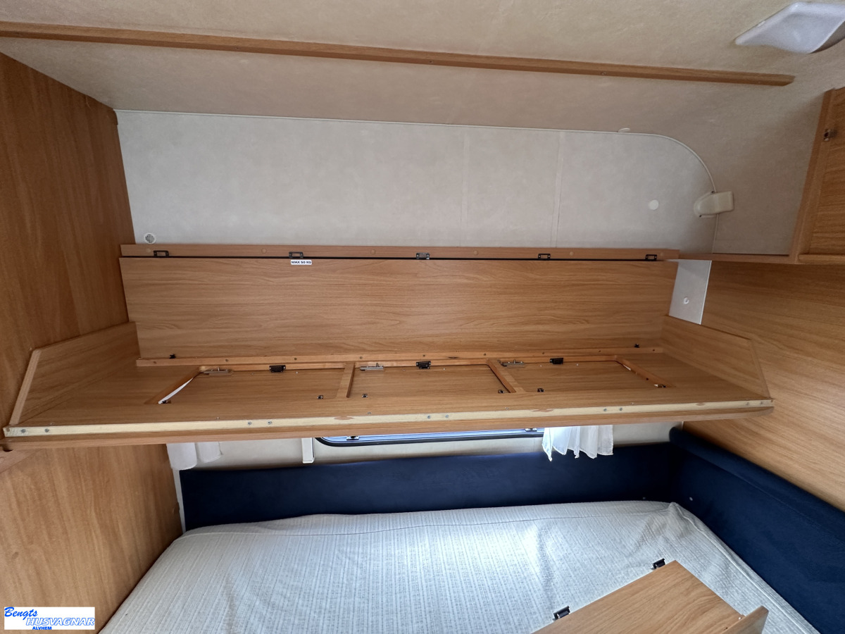 Adria CLASSICA 563 UK ALDE VÅNINGSSÄNG, bild 13 av 19