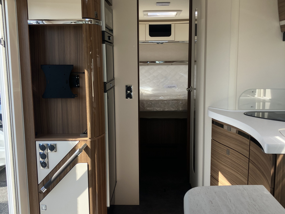 Eura Mobil Sista demo Integra 760 QF ALDE 180hk Automat Skinn Bodels AC- Öppet Lördag -, bild 11 av 20