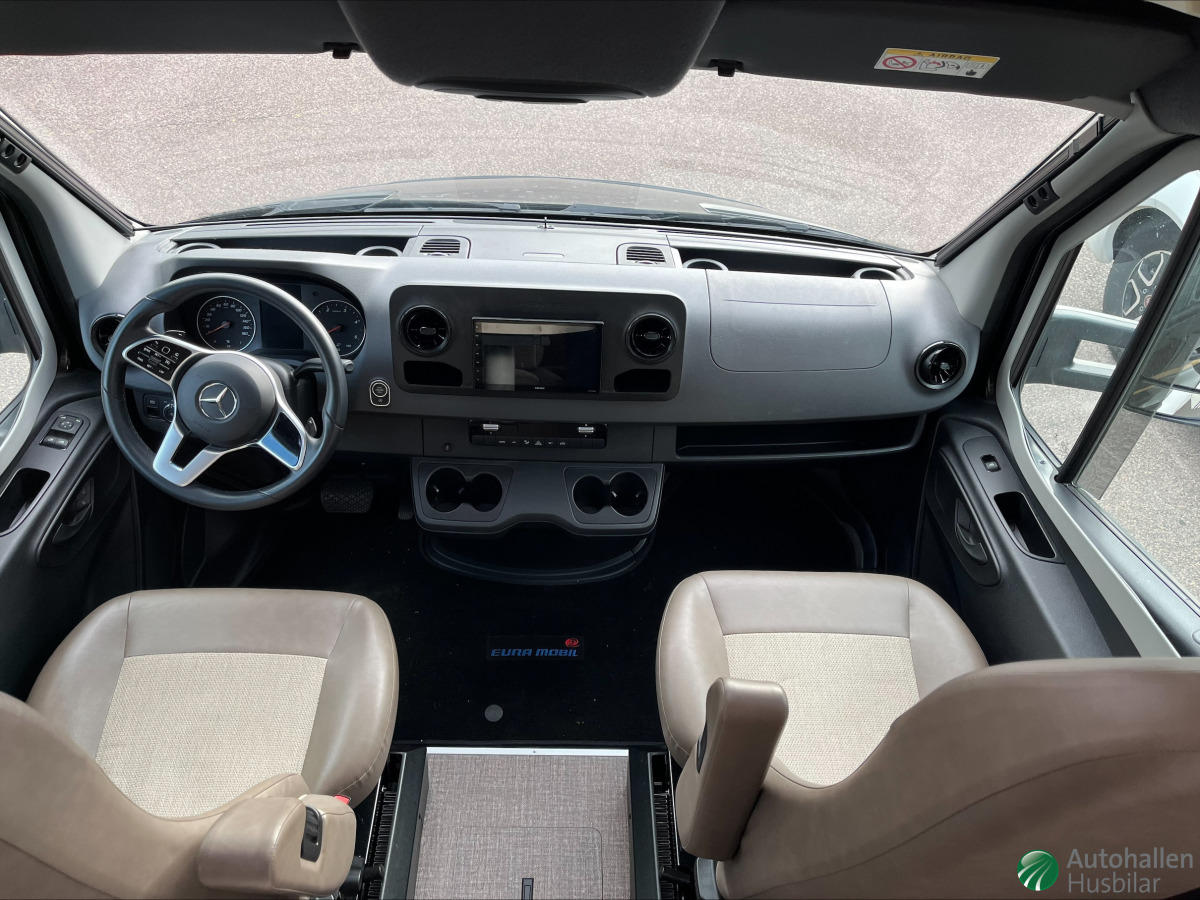 Eura Mobil Årets klipp - PROFILA 696 EP Stödben, bild 3 av 9