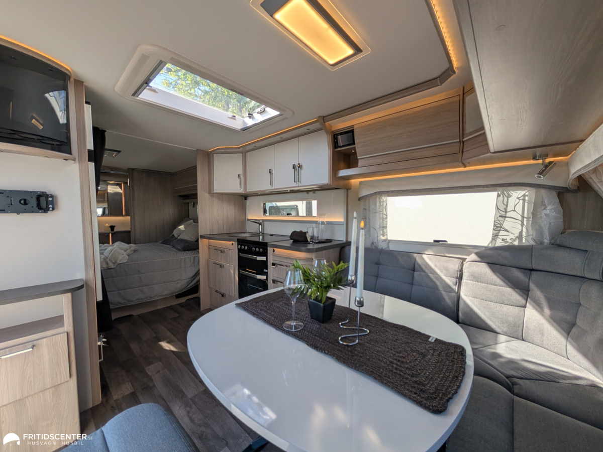 KABE ROYAL 630 TDL KS *Queensbed / Ljus inredning / ALDE, bild 5 av 26