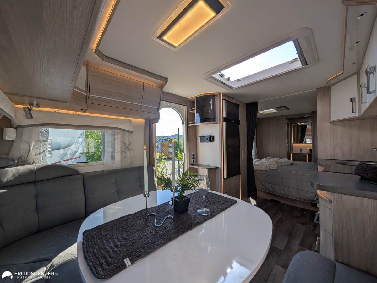 KABE ROYAL 630 TDL KS *Queensbed / Ljus inredning / ALDE, bild 6 av 26