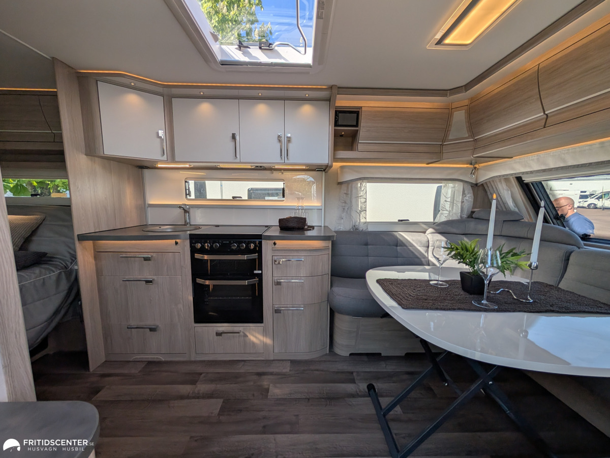 KABE ROYAL 630 TDL KS *Queensbed / Ljus inredning / ALDE, bild 7 av 26