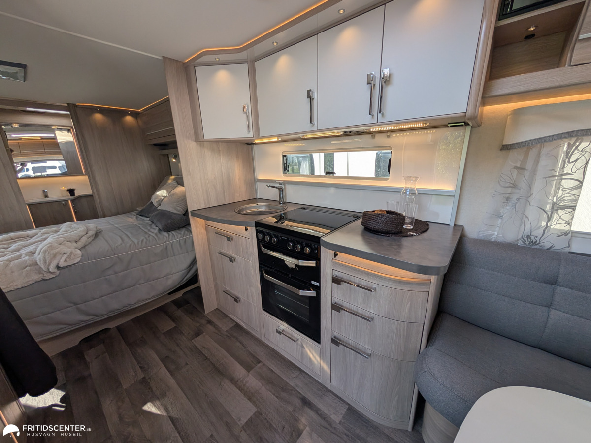 KABE ROYAL 630 TDL KS *Queensbed / Ljus inredning / ALDE, bild 8 av 26