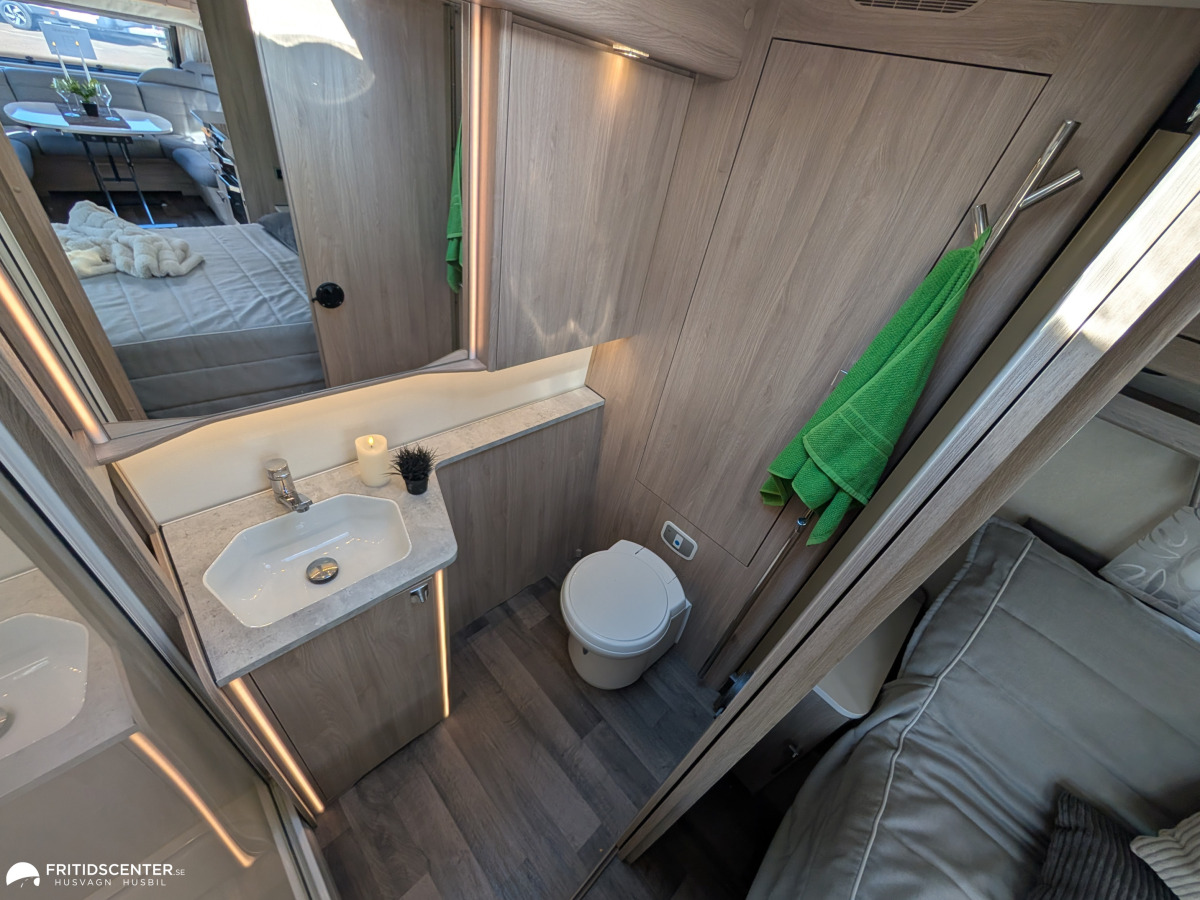KABE ROYAL 630 TDL KS *Queensbed / Ljus inredning / ALDE, bild 14 av 26