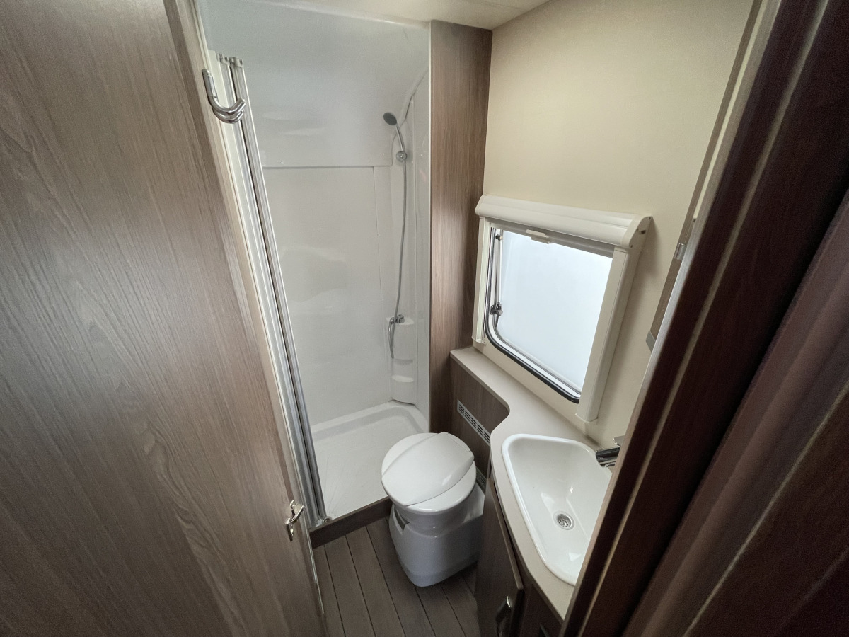 Knaus 650 UDF (Ac, Mover, Boxmarkis,Tält), bild 5 av 8