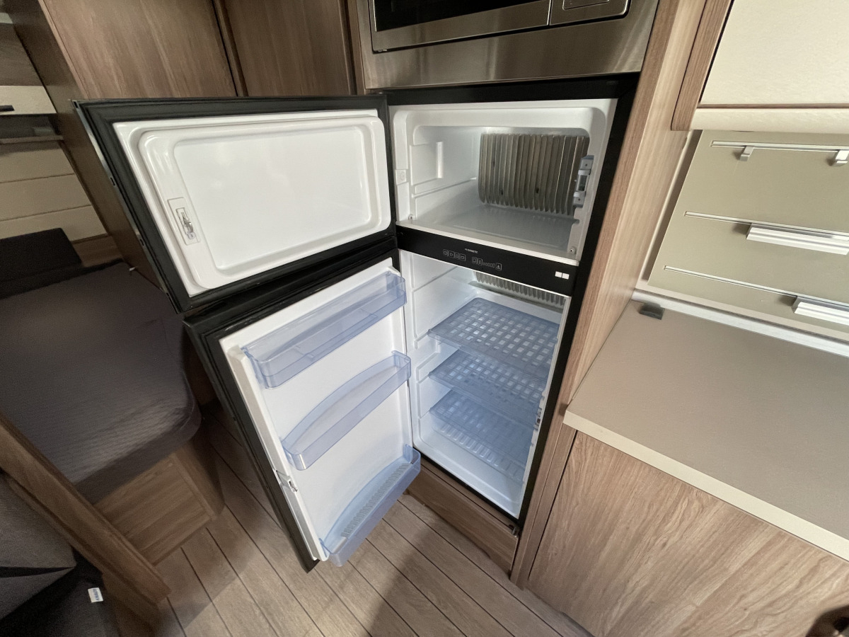 Knaus 650 UDF (Ac, Mover, Boxmarkis,Tält), bild 7 av 8