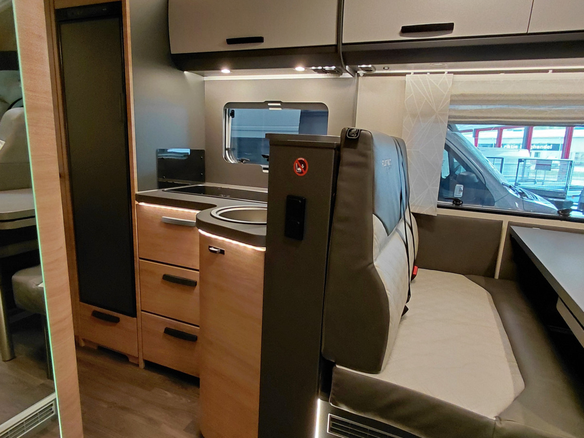 Knaus LVE TI PLATINUM SELECTION 700 MEG, bild 4 av 13