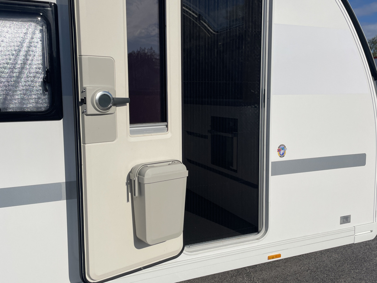 Adria ADORA 613 HT ALDE FRONTKÖK STOR TOALETT, bild 7 av 20
