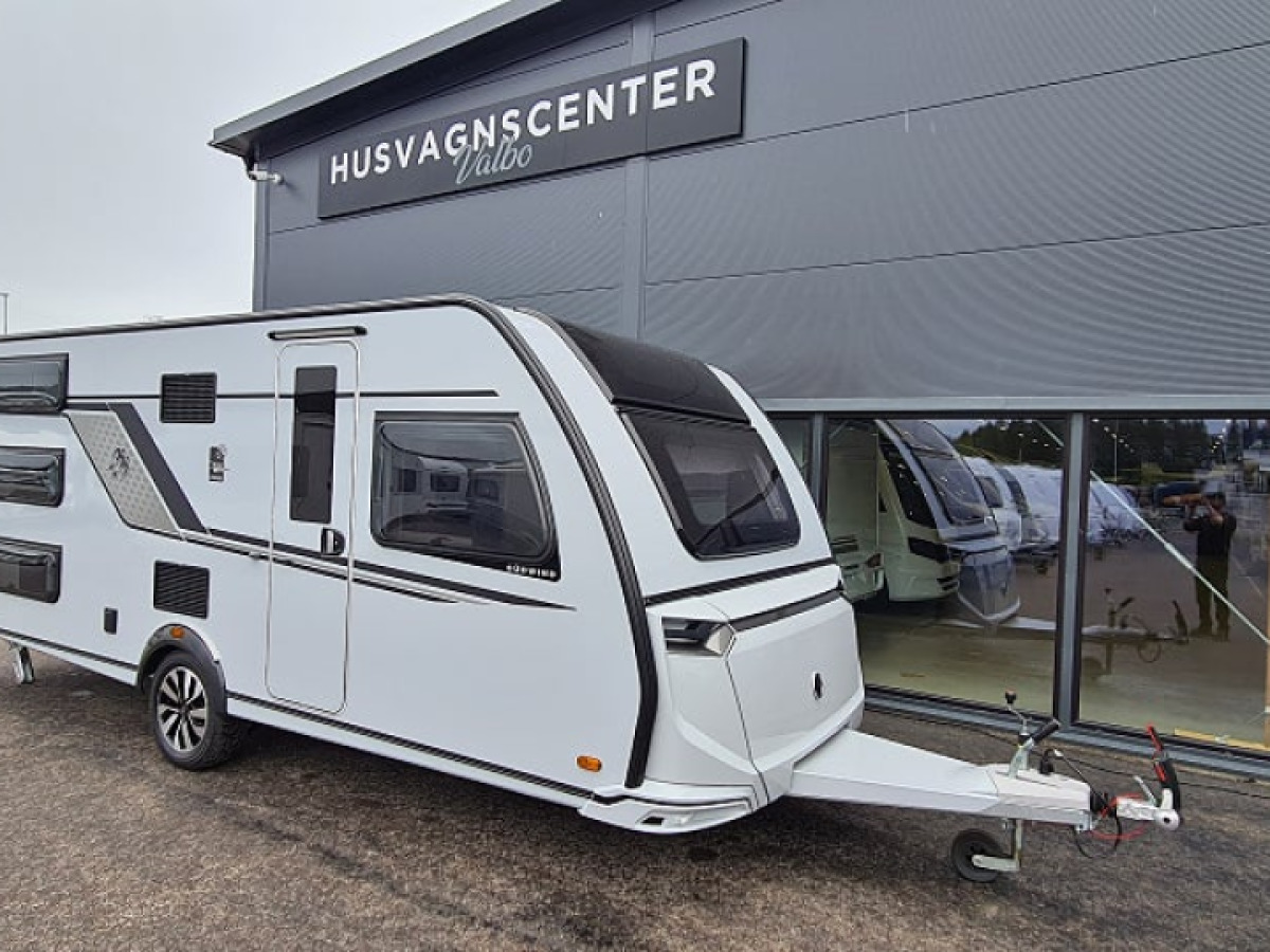 Knaus 580 UK Südwind Black Selection 3 vånings säng, Alde, bild 1 av 12