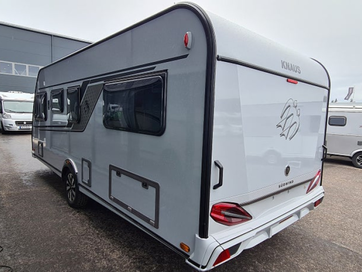Knaus 580 UK Südwind Black Selection 3 vånings säng, Alde, bild 3 av 12