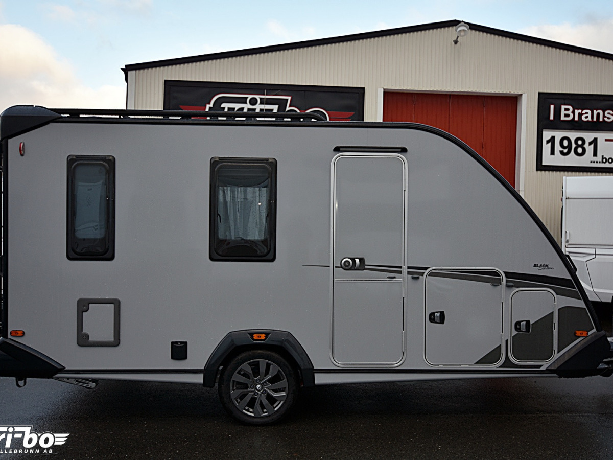 Knaus 480 QL Sport Fun Black Selection, Dubbelbädd, bild 3 av 26