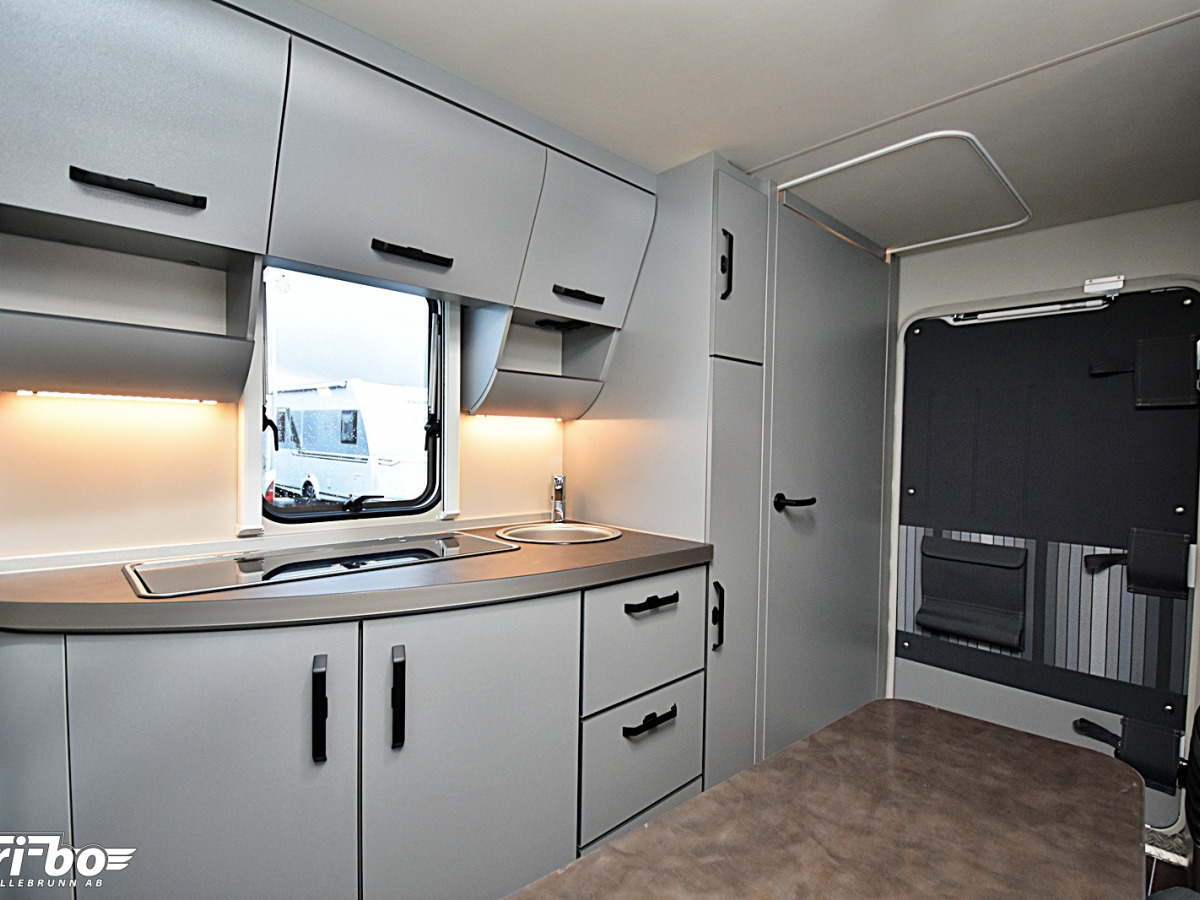 Knaus 480 QL Sport Fun Black Selection, Dubbelbädd, bild 7 av 26