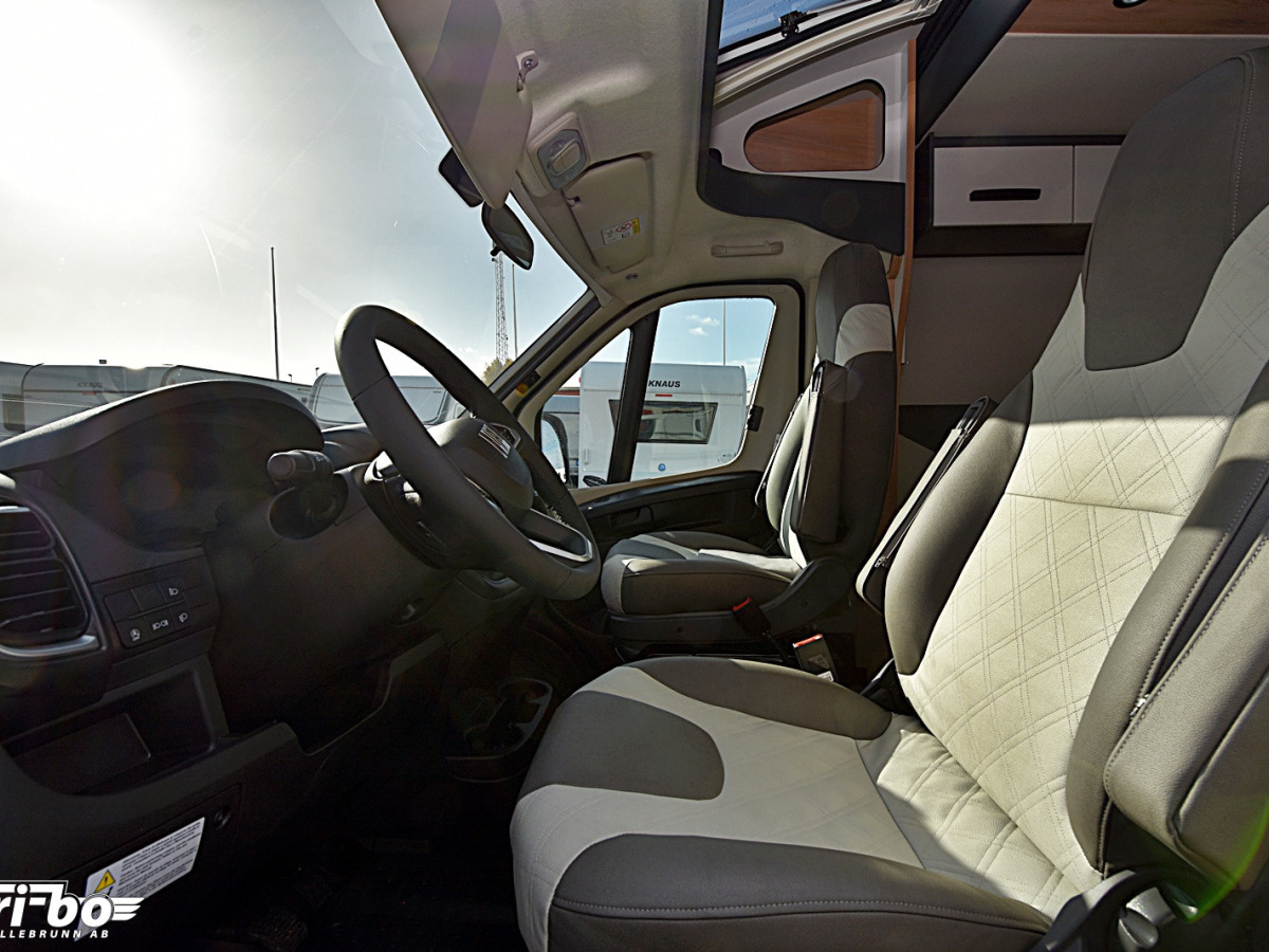Knaus 700 MEG LVE WAVE Platinum Selection Långbäddar, bild 4 av 33