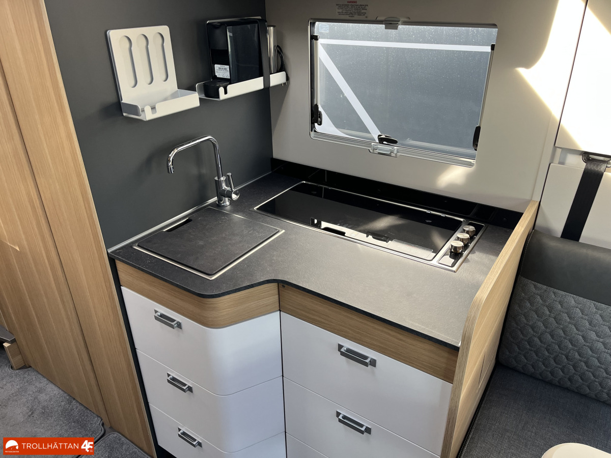Adria MATRIX PLUS 670 DL/ Face To Face / * HÖSTKAMPANJ*, bild 12 av 28
