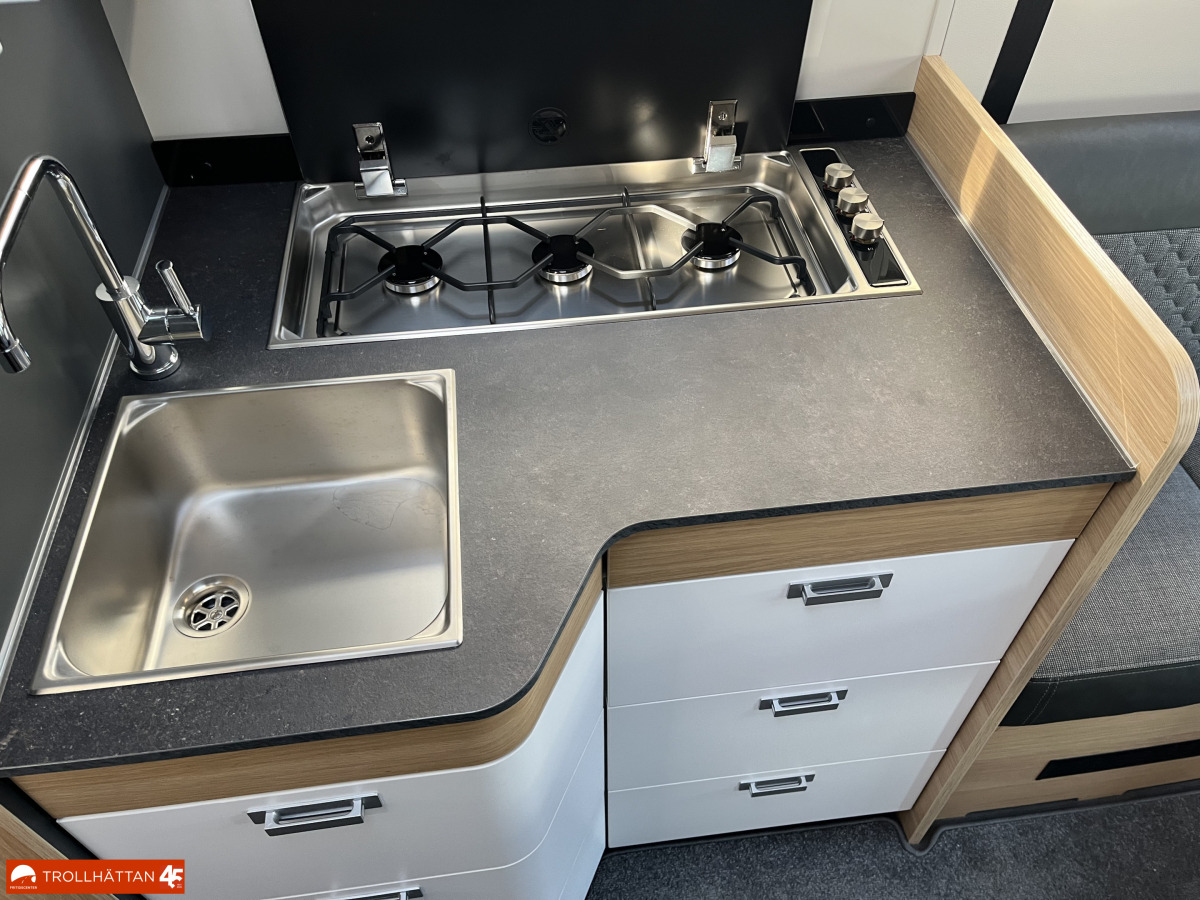 Adria MATRIX PLUS 670 DL/ Face To Face / * HÖSTKAMPANJ*, bild 13 av 28
