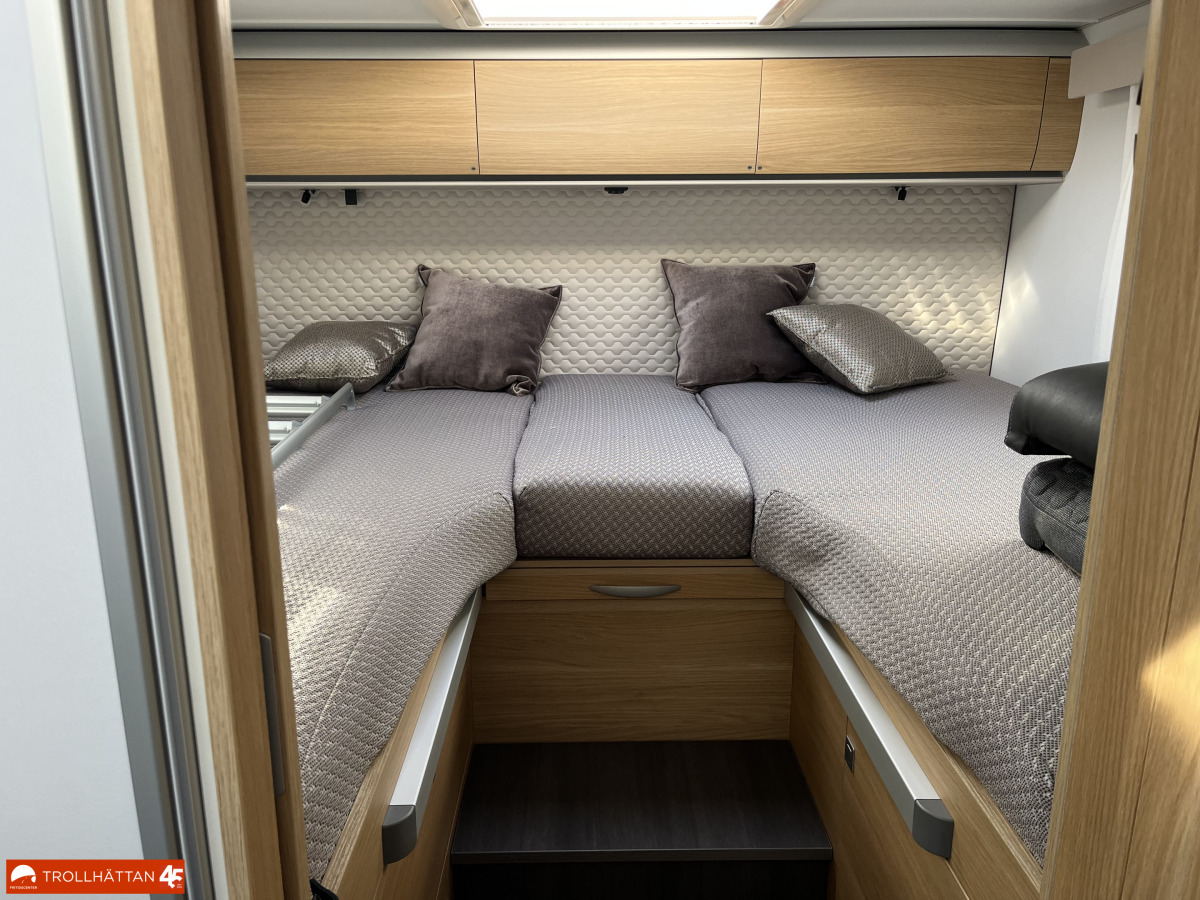 Adria MATRIX PLUS 670 DL/ Face To Face / * HÖSTKAMPANJ*, bild 17 av 28