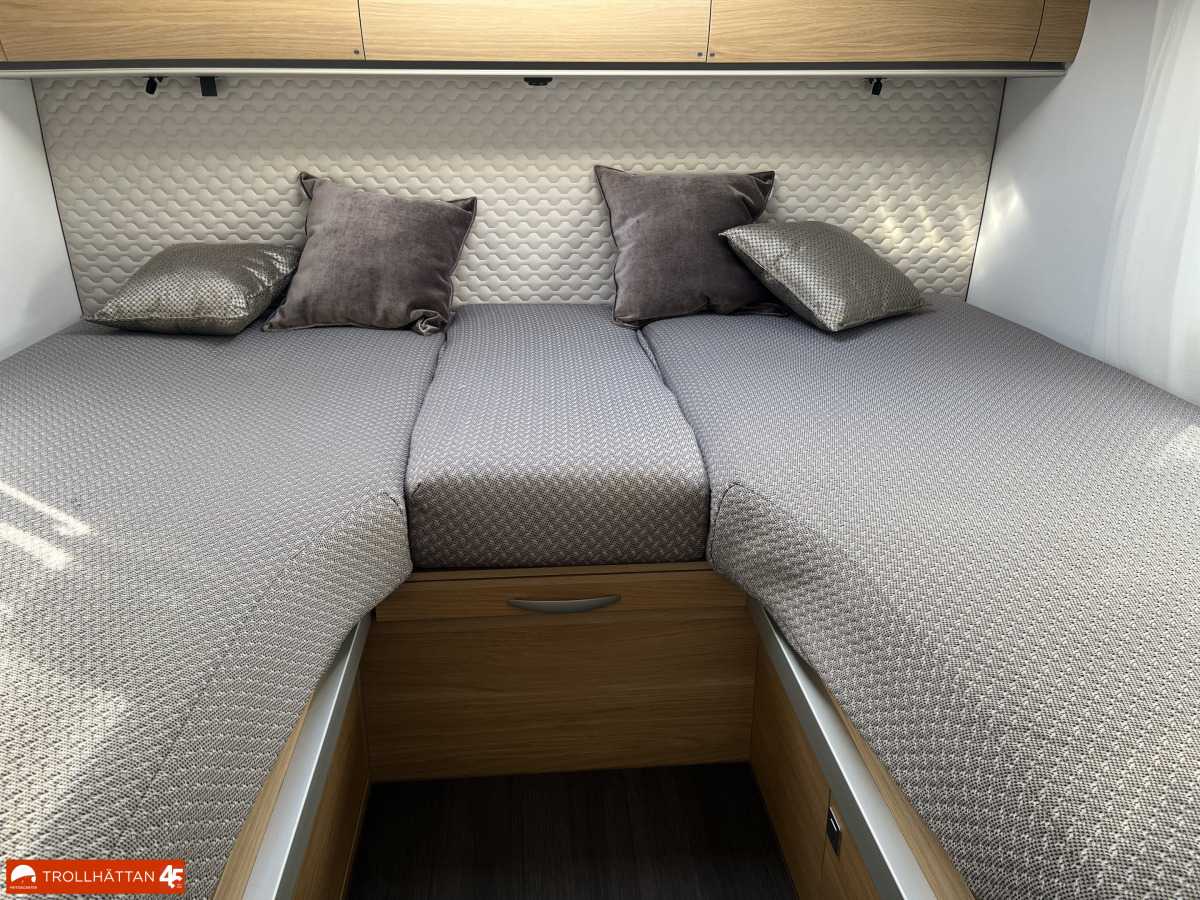 Adria MATRIX PLUS 670 DL/ Face To Face / * HÖSTKAMPANJ*, bild 18 av 28