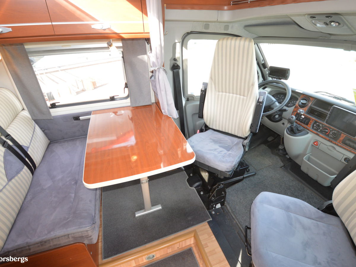 Dethleffs RT 7014 Låga sängar, dusch/toa bak / AL-KO AMC, bild 2 av 23