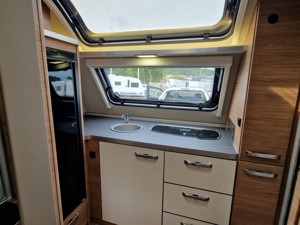 Weinsberg CaraOne 390 PUH, bild 4 av 8